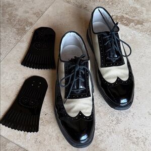 Elegant Black and Cream Women's Golf Oxford Shoes
